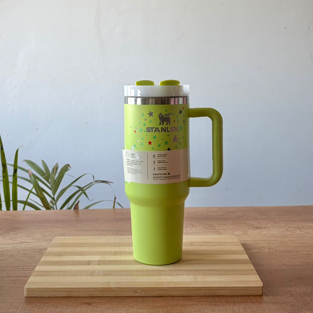 Stanley Quencher H2.0 Parrot Green Star Tumbler 1.18L – Insulated Stainless Steel Travel Mug with Handle & Straw